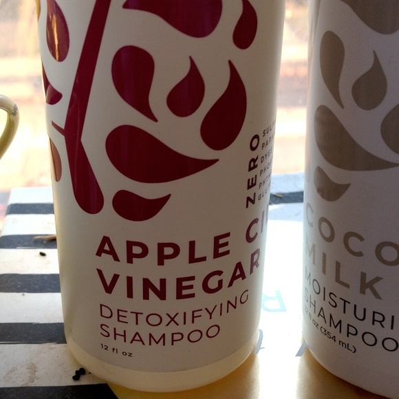 Pure Zero clean beauty 2 shampoos - Picture 2 of 7